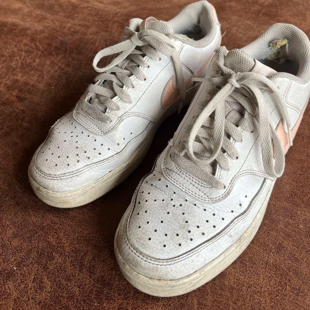 Nike Court Vision Low Sneaker
